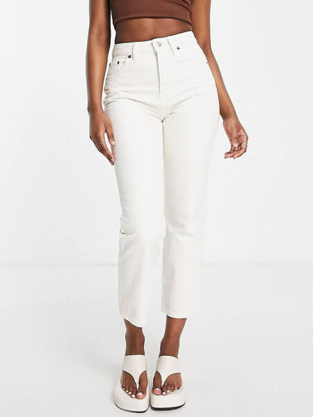 Topshop – Editor – Jeans in gebrochenem Weiß