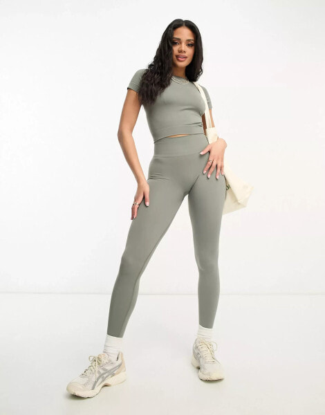 Miss Selfridge – Nahtlose Leggings in Khaki mit hohem Bund, Kombiteil