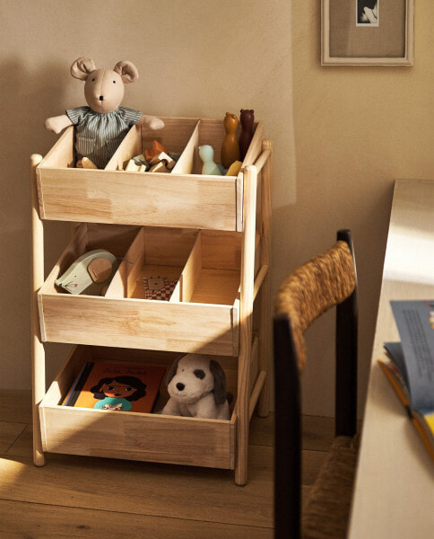 Children's shelves with drawers