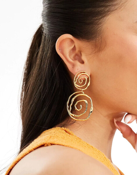 Petit Moments ispica molten swirl earrings in gold