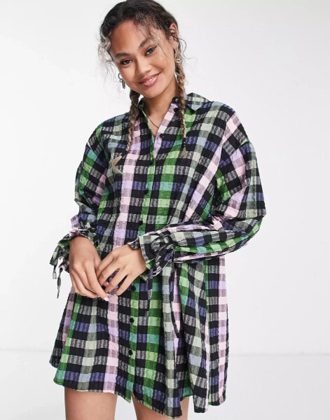 ASOS DESIGN – Kurzes Oversize-Hemdkleid aus Baumwolle mit Vichykaromuster im Grunge-Look