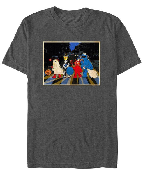 Men's Sesame Street Crew Treating Short Sleeves T-shirt