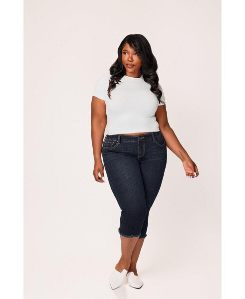 Plus Size Denim Crop Jeans with Frayed Hem