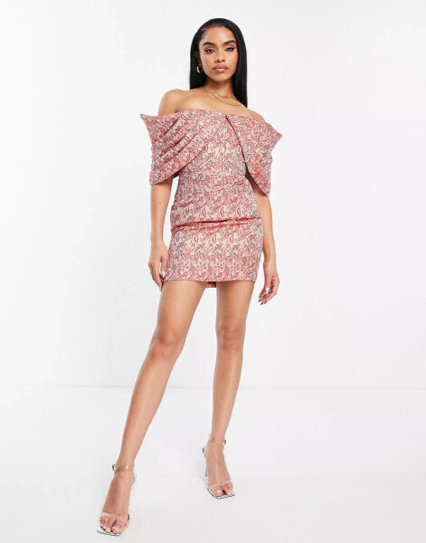 ASOS LUXE – Minikleid aus Bardot-Jacquard mit Falten-Design in Paisley-Print