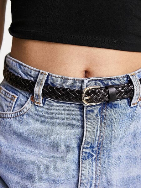 Pieces leather woven belt with gold buckle in black 