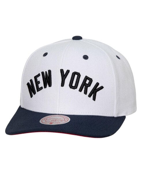 Men's White New York Yankees Cooperstown Collection Pro Crown Snapback Hat