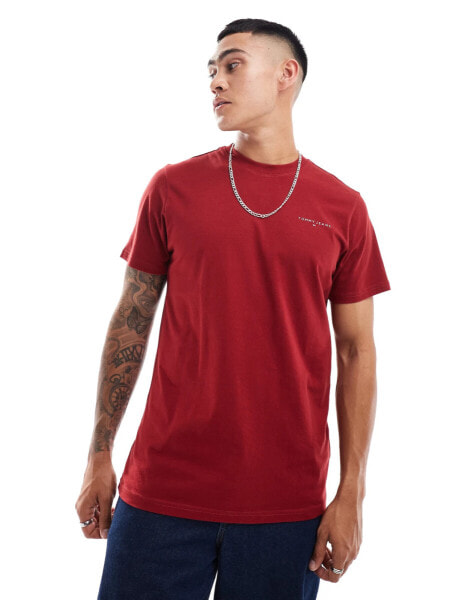 Tommy Jeans small chest logo t-shirt in burgundy