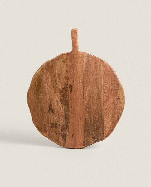 Round wooden cutting board