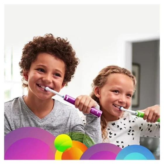 Детская электрическая зубная щетка Oral-B Junior зеленая 6 лет