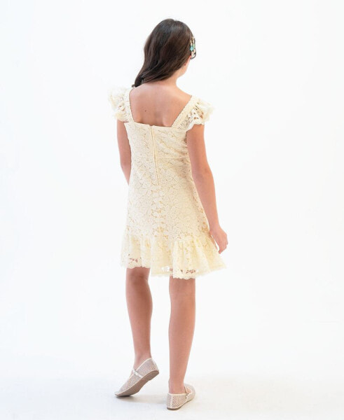 Платье Rare Editions Flutter Sleeve Lace