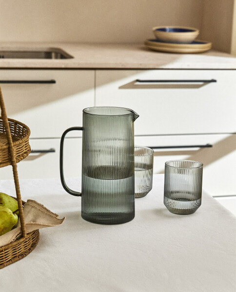 Borosilicate glass jug with line design