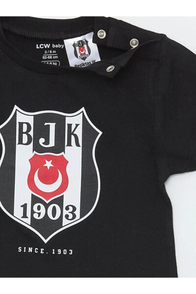 LCW baby Bisiklet Yaka Beşiktaş Baskılı Erkek Bebek Tişört Ve Şort 2'li Takım