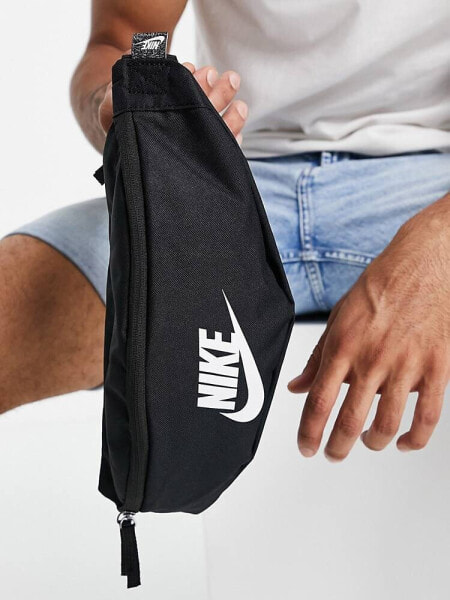 Nike Heritage bumbag in black