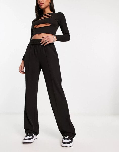 ONLY light weight pintuck wide leg trouser in black