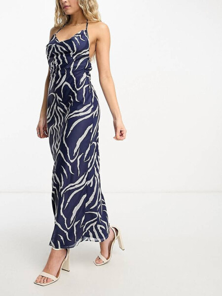 Женское повседневное платье 4th & Reckless Elli Transparentes Sommer-Maxikleid in Marineblau mit Zebraprint