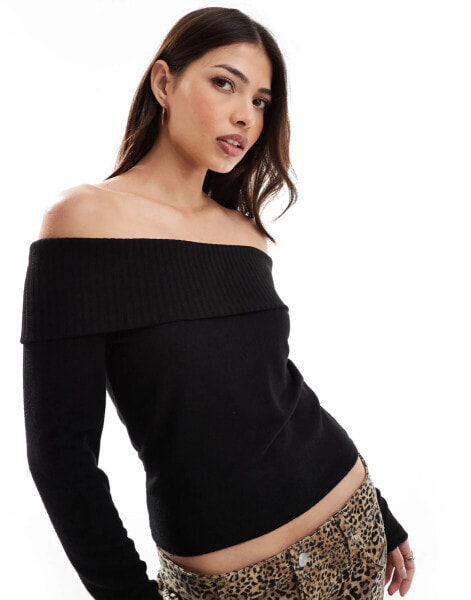 Pieces fine knit off shoulder jumper in black