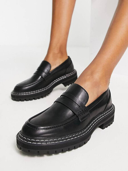 Only loafer with contrast stitching in black