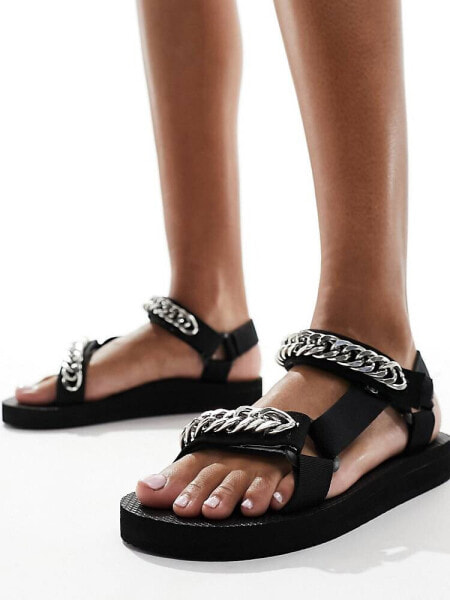 Arizona Loves Trekky chain sandals in black