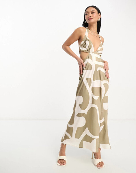 ASOS DESIGN – Satin-Midikleid in Braun mit geometrischem Print, tiefem Ausschnitt, Cut-Out in der Taille und Neckholder-Träger