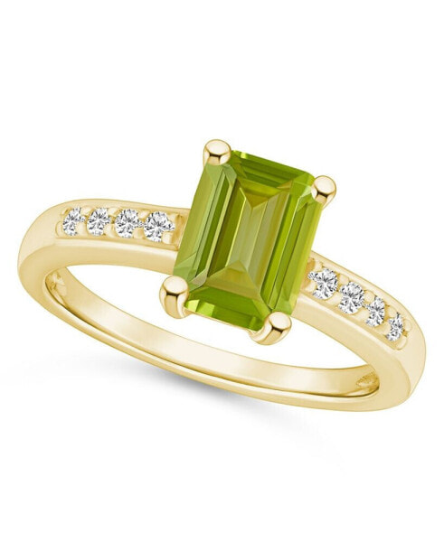 Peridot (1-3/4 ct .t.w.) and Diamond (1/8 ct .t.w.) Ring in 14K Yellow Gold