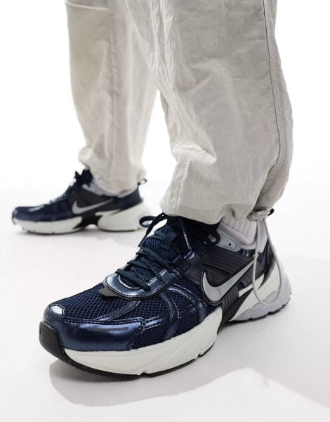 Nike V2K Run trainers in navy