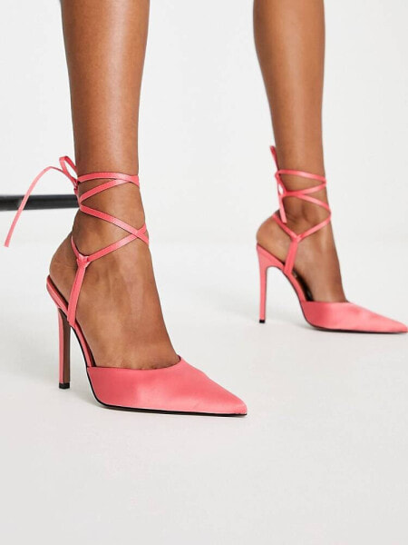 ASOS DESIGN – Prize – Schuhe in Korallenrot mit hohem Absatz und Beinschnürung