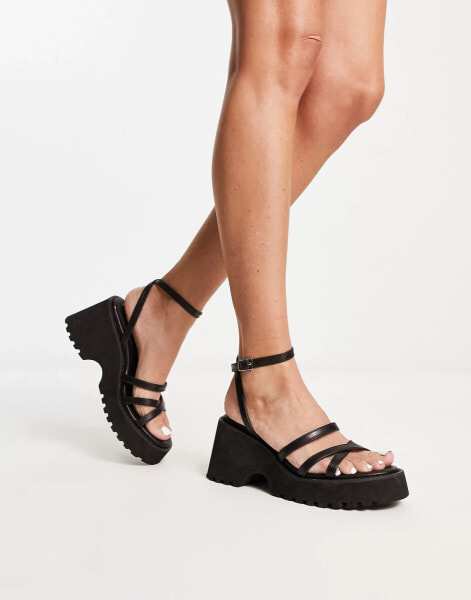 ASOS DESIGN – Trippy – Sandalen in Schwarz mit dicker, gerillter Sohle