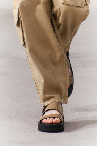 Асимметричные кожаные сандалии ZARA