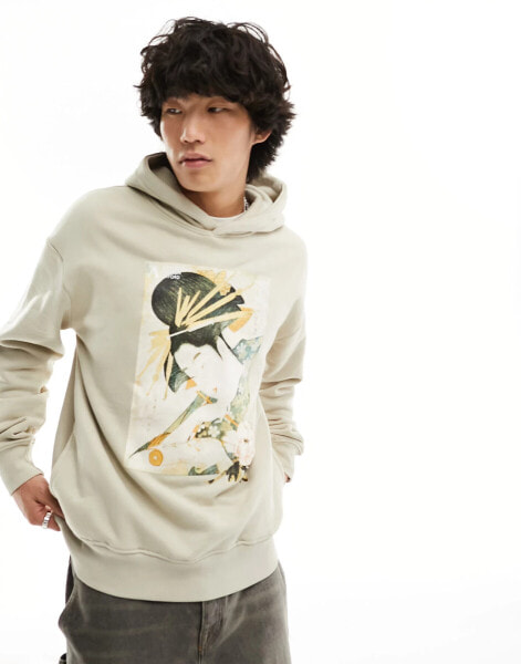 Bershka – Kapuzenpullover in Beige mit Grafikprint auf der Vorderseite