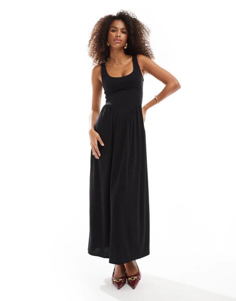 Bershka – Jersey-Maxikleid in Schwarz mit tiefer Taille