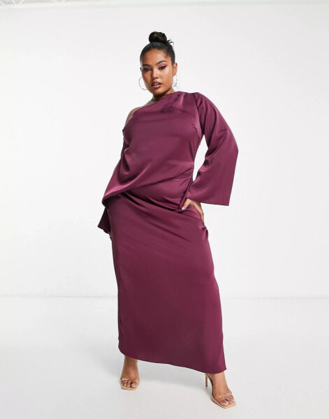 Женское вечернее платье ASOS Curve ASOS DESIGN Curve Schulterfreies, drapiertes Satin-Maxikleid in Weinrot