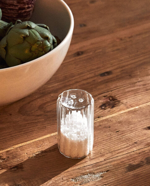 Borosilicate glass salt shaker