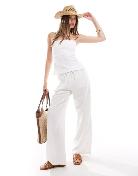 Pull&Bear longline bandeau top in white