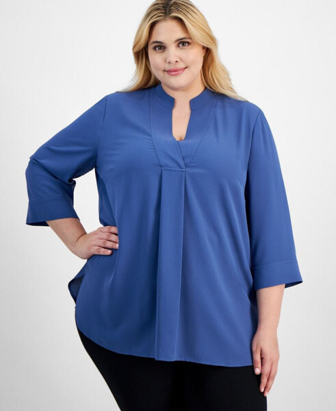 Plus Size Split-Neck 3/4-Sleeve Tunic Top