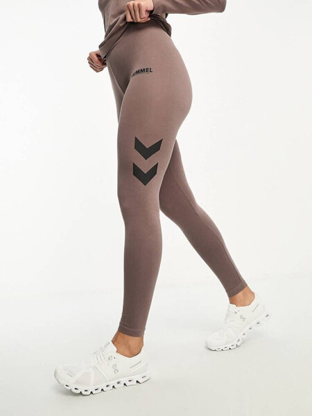 Hummel high waist leggings with deep waistband in taupe