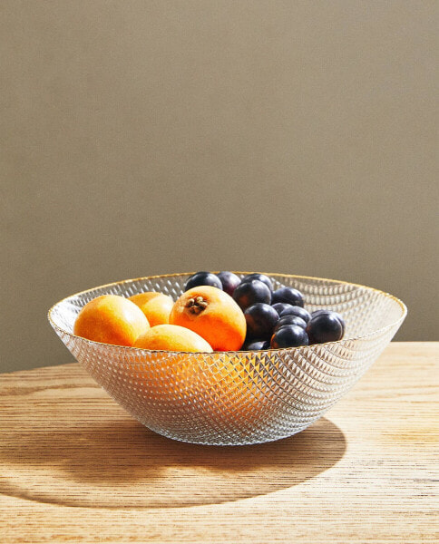 Raised design salad bowl