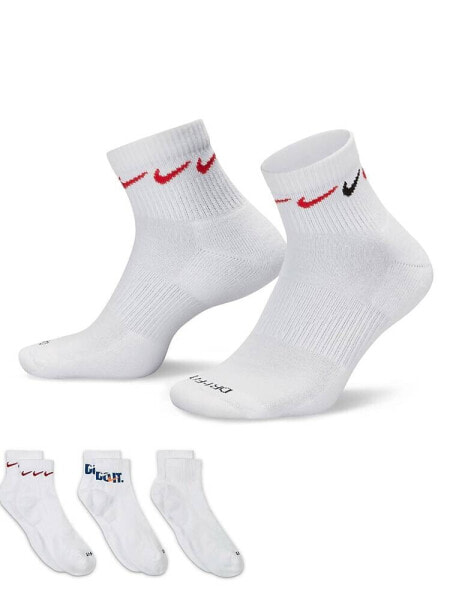 Nike Training Everyday Plus Cushioned graphic 3 pack ankle socks in white