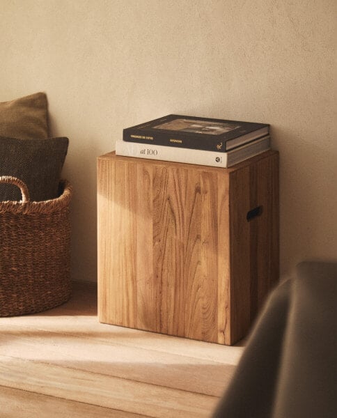 Wooden cube table