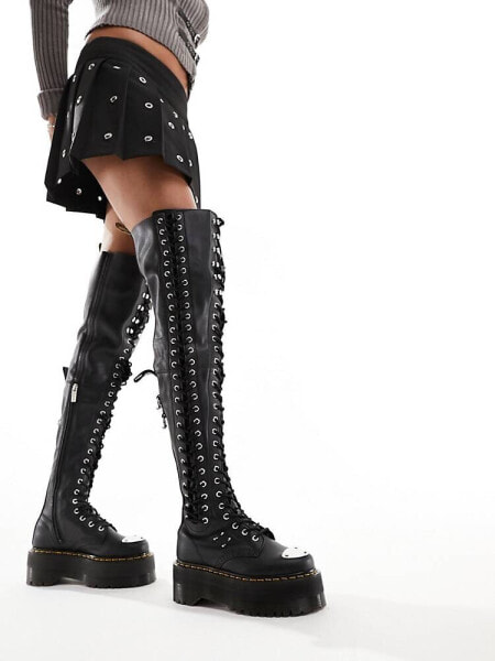 Dr Martens Quad max 27 eye boots in black