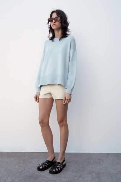 Basic plain knit sweater