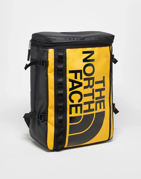 The North Face – Base Camp Fuse Box – Rucksack in Gipfelgold und Schwarz