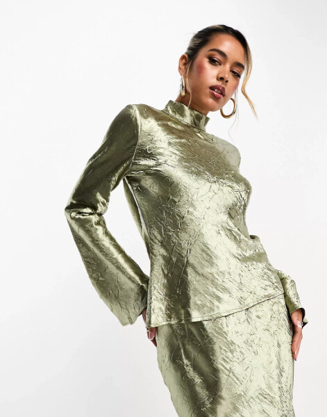 ASOS DESIGN – Hochgeschlossenes Oberteil in Gold mit Wasserfallausschnitt hinten, Kombiteil