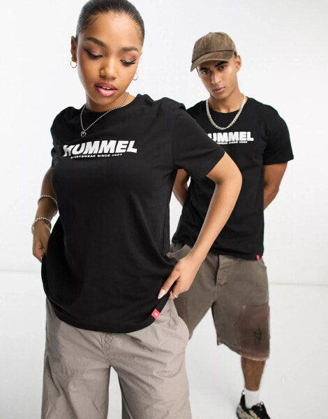 Hummel – Legacy – Unisex-T-Shirt in Schwarz