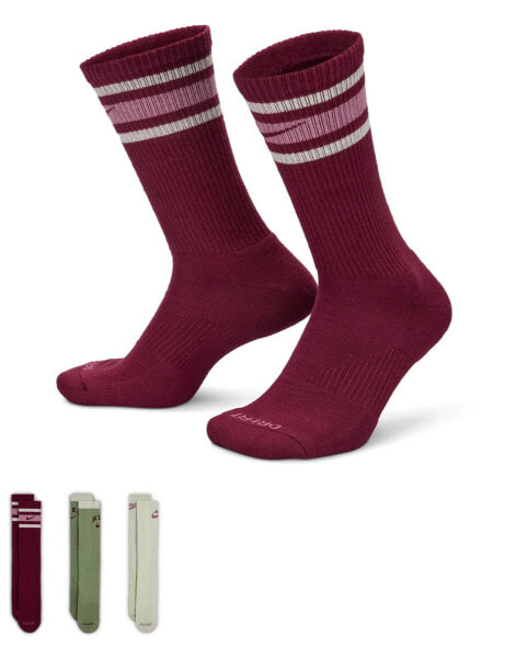 Nike Training retro log Everyday Plus 3 pack logo socks in burgundy, khaki and beige