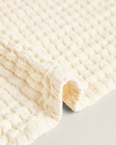 Полотенце из махровой хлопковой пряжи ZARAHOME Waffle-knit cotton