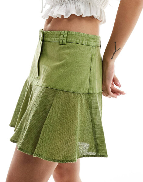 Reclaimed Vintage linen look flippy mini skirt in green