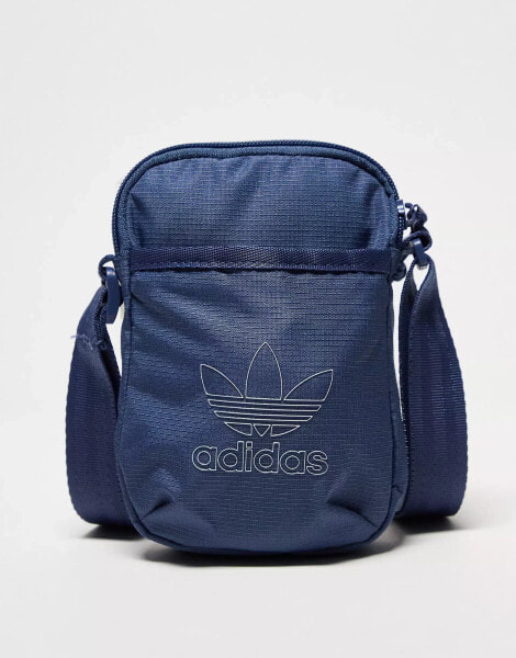 adidas Originals – adicolour – Festival-Tasche in Tintenblau