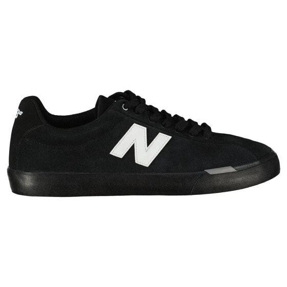 NEW BALANCE 22V1 Trainers