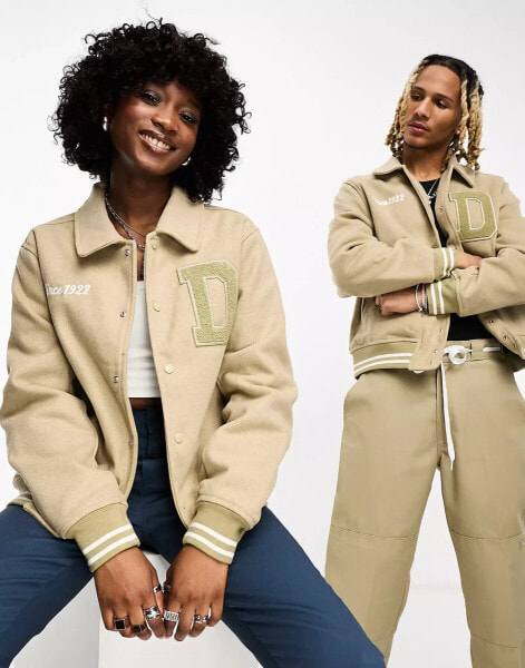 Dickies – West Vale – College-Jacke in Khaki mit Logo-Stickerei am Rücken