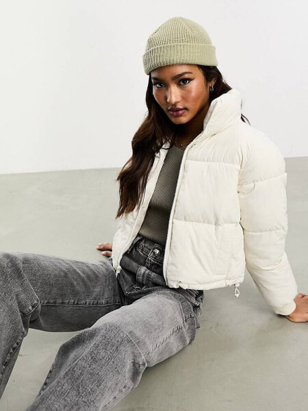 Hollister cropped puffer jacket in cream